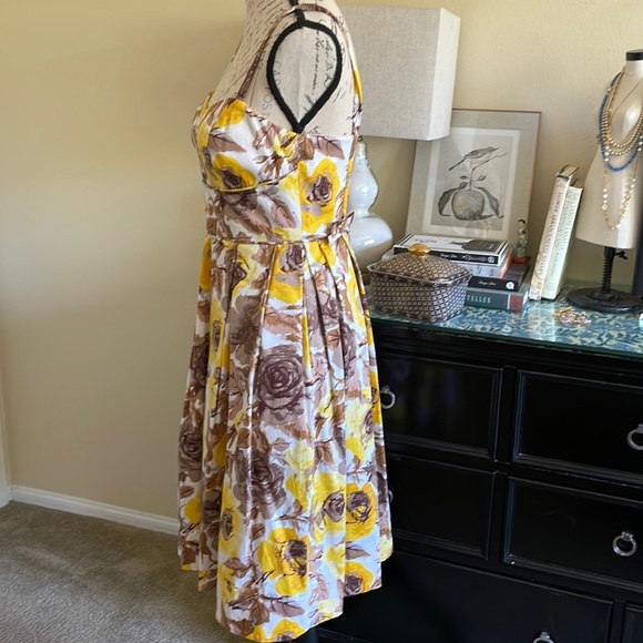 Maggy London Floral Retro Dress - Picture 3 of 11